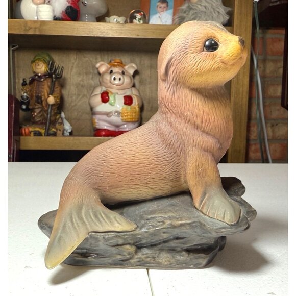 HOMCO Masterpiece Hand-Painted Porcelain Baby Seal Figurine On Rock Base - Picture 2 of 5